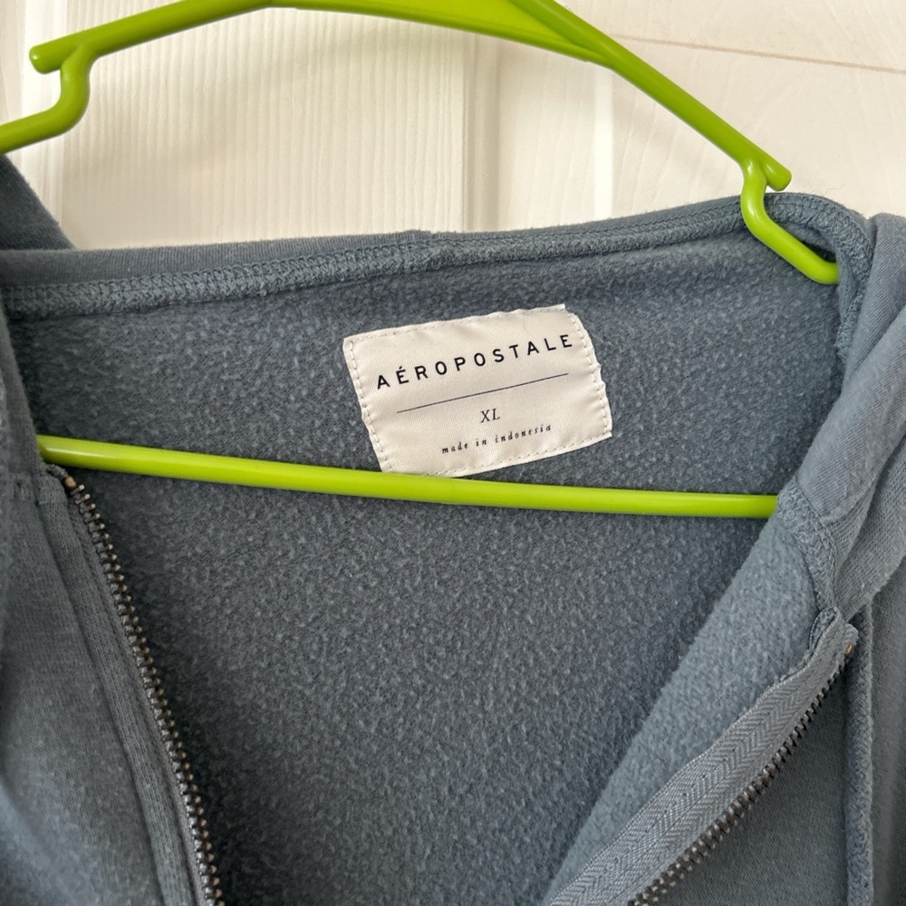 Zip up - Picture 2 of 2